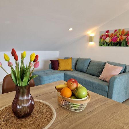 Haus Mit Meerblick Lopar Bagian luar foto