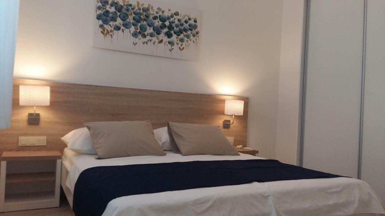 Haus Mit Meerblick Lopar Bagian luar foto
