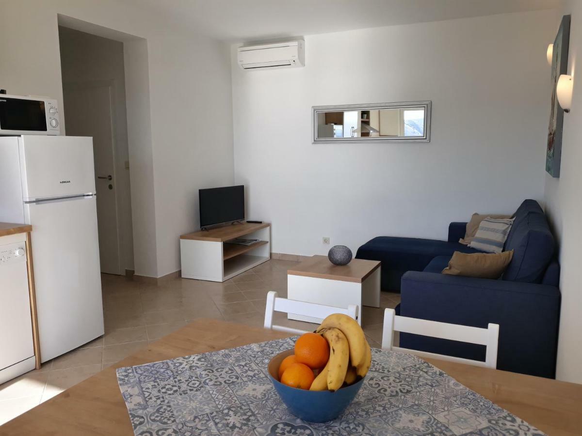 Haus Mit Meerblick Lopar Bagian luar foto